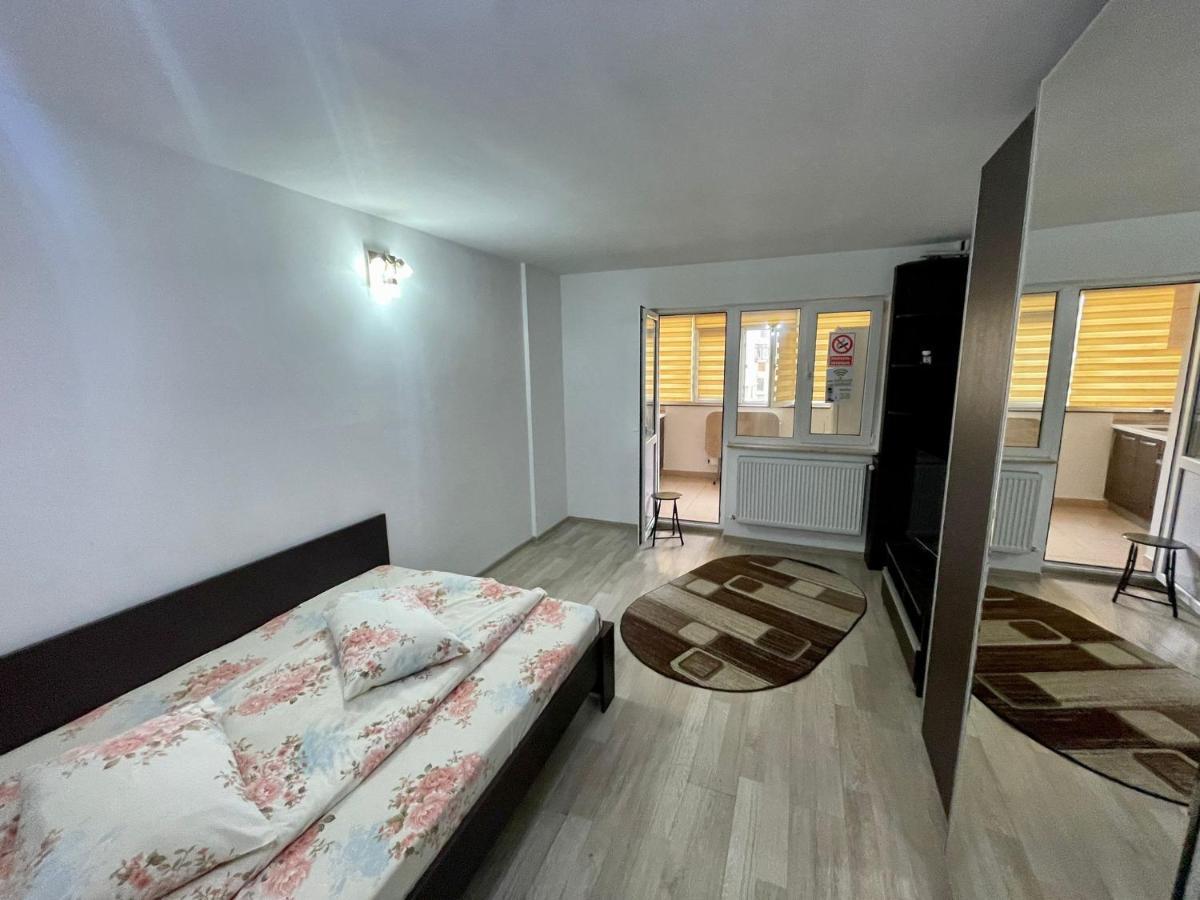 Appartamento Garsoniera Moderna Parcare Internet Piteşti Esterno foto